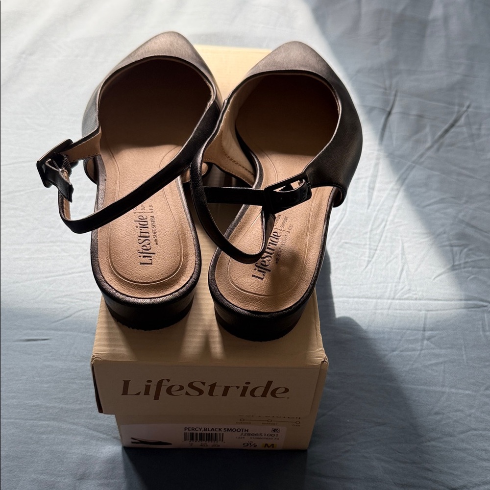 Life Stride Women's Black Slingback Flats